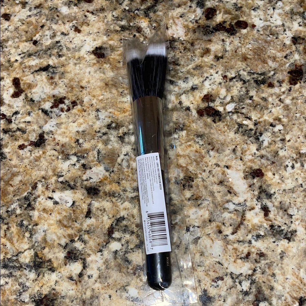 Morphe Black and White Makeup Brush